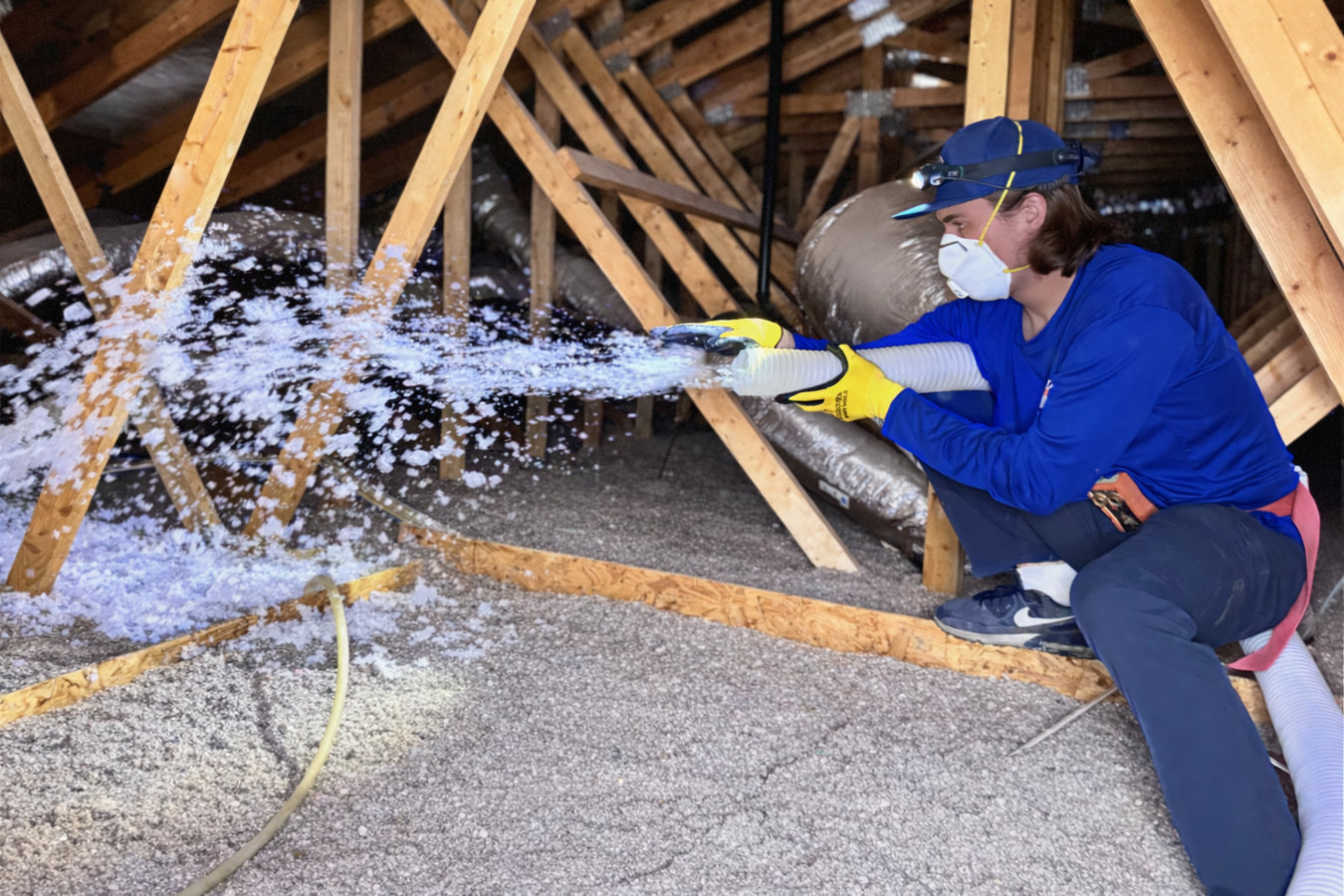 Maywood Insulation insulation technician at work in Maywood, CA